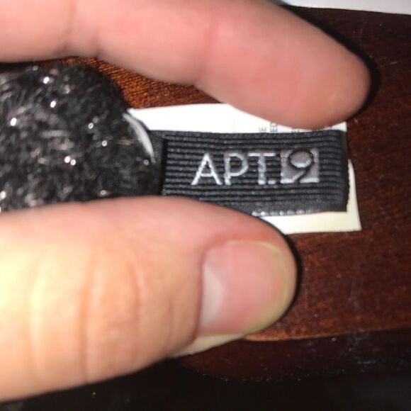 Chunky Knit Scarf w/ Fringe - Picture 3 of 4